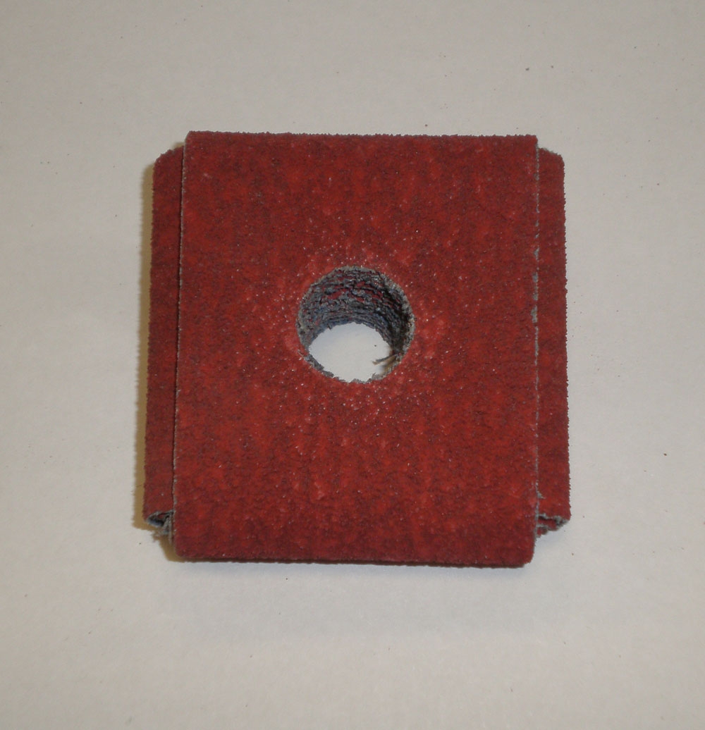 R926 Abrasive Square Pad 1-1/2x1-1/2x1/2x1/4" AH 80x