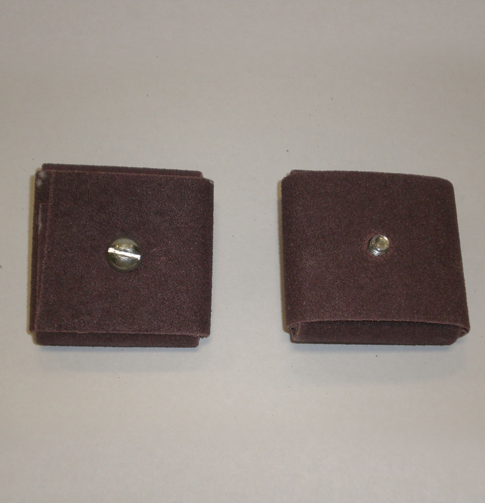 R228 Abrasive Square Pad 3x3x1/2x1/4-20 Bolt 60x